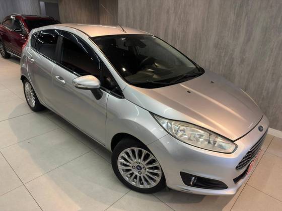 FORD FIESTA 1.6 TITANIUM HATCH 16V FLEX 4P POWERSHIFT